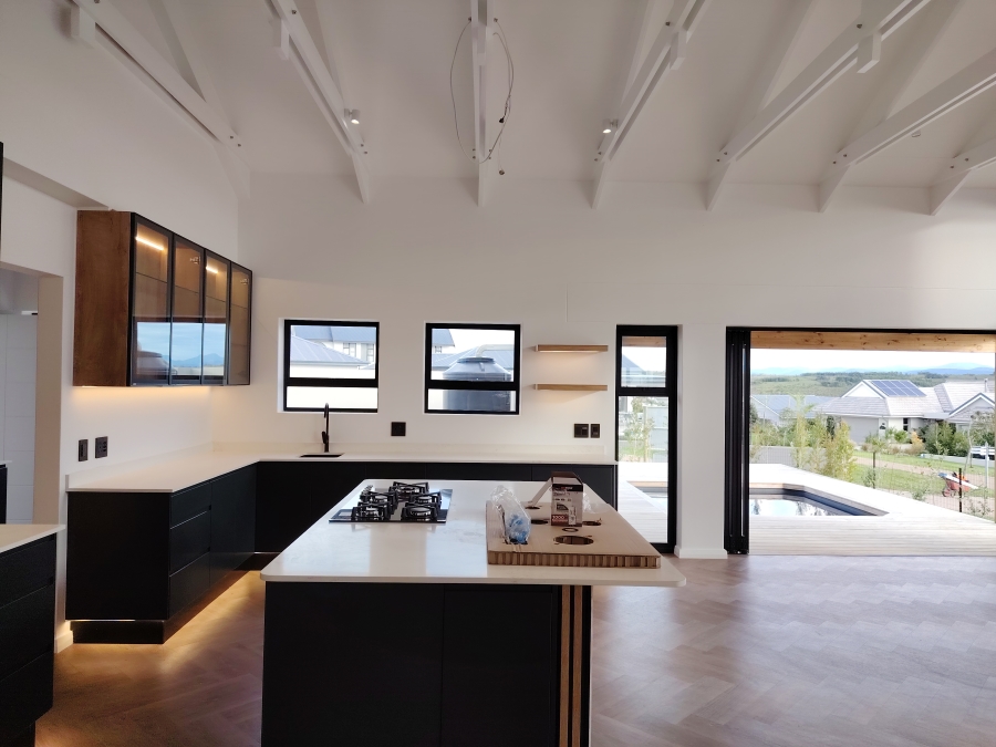 4 Bedroom Property for Sale in Baron View Western Cape